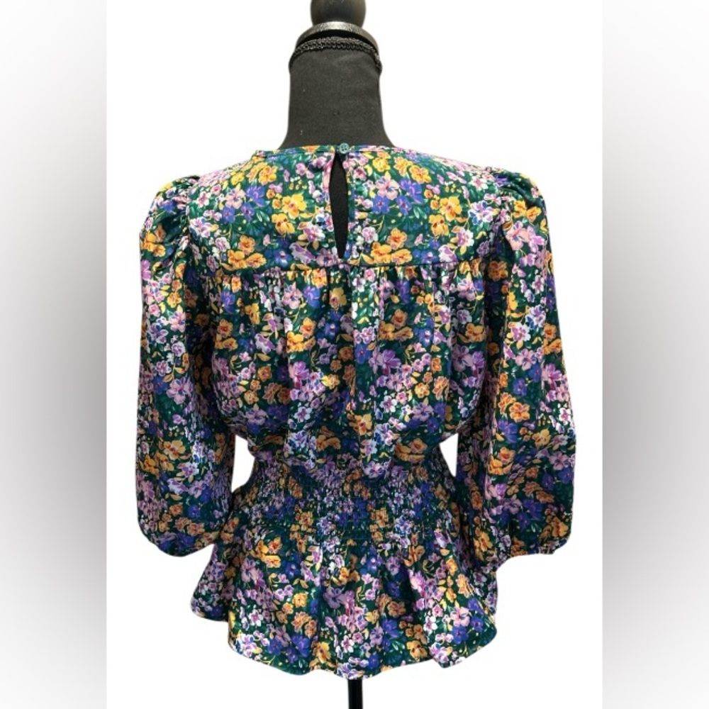 💐ANTHROPOLOGIE!! STUNNING PLEIONE FLORAL SMOCKED TOP! DESIGNER! SLIMMING! - Picture 3 of 16